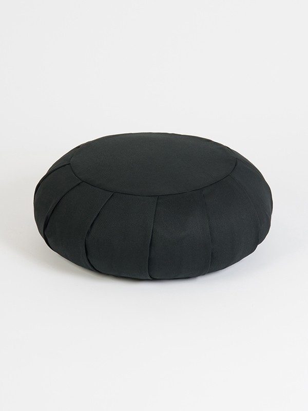 black round cushion